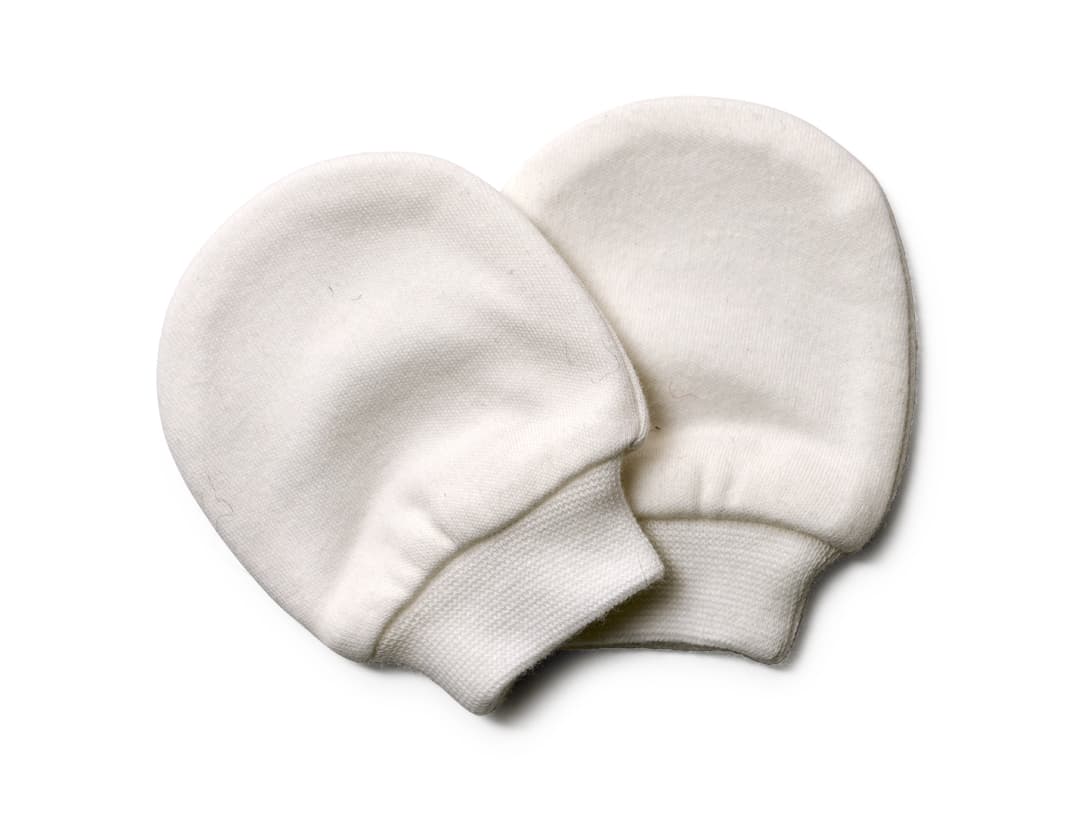 White scratch mittens from the Baby Box